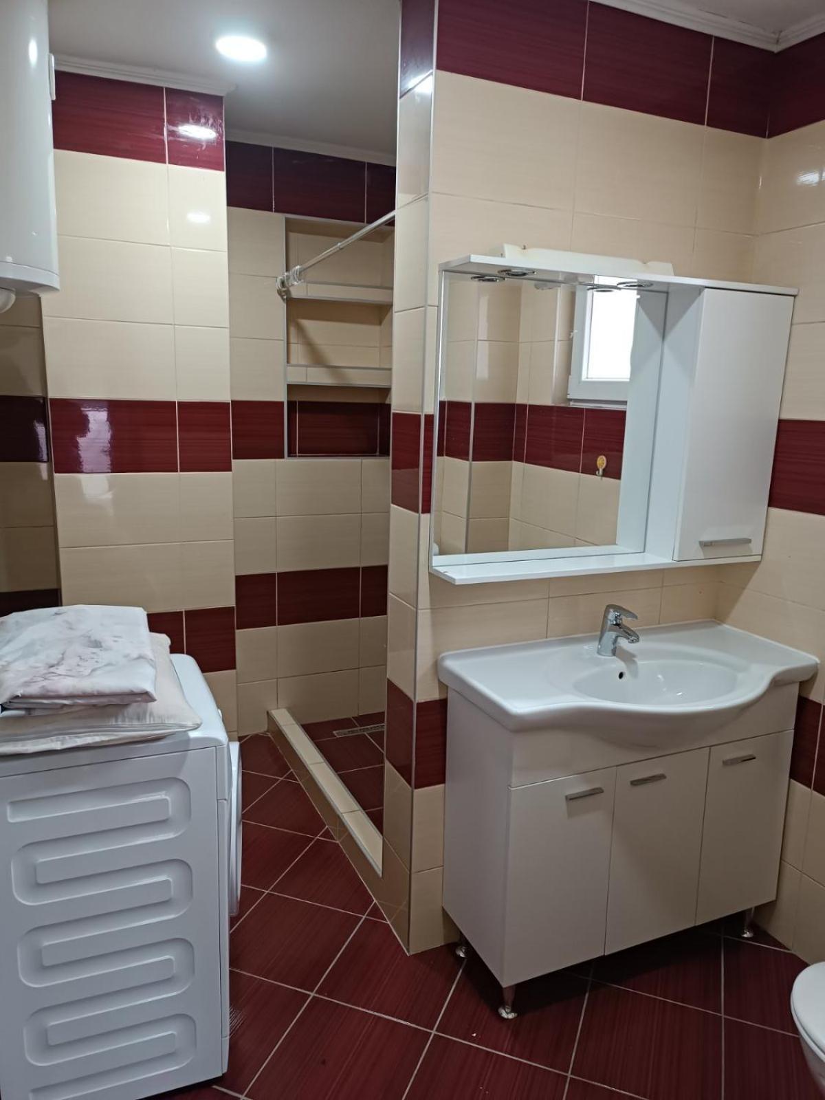 2Bdr Apt With Balcony With View- Free Parking 호텔 사라예보 외부 사진